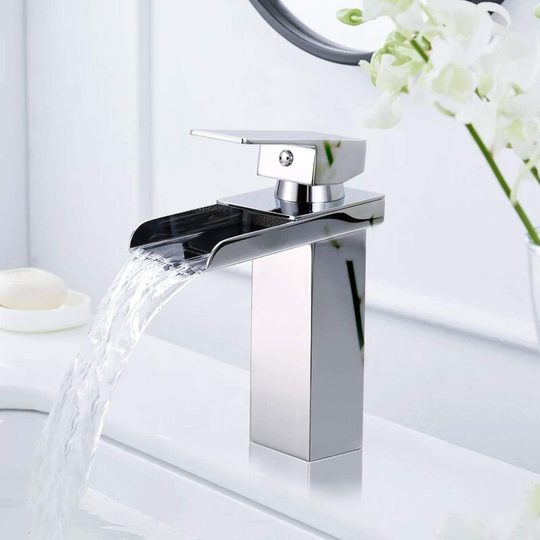 Waterfall Bathroom Faucet Single Handle Chrome Basin Single Hole Brass Basin Faucet Deck Mounted Bathroom Faucets