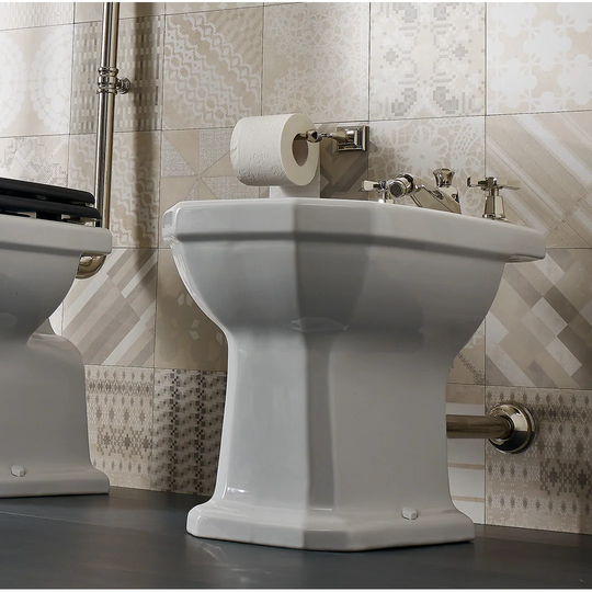 Low Level Pan with Floor Drain Ceramic Wall Hung Basin