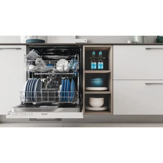 Indesit DIE2B19UK Built-in Dishwasher - White
