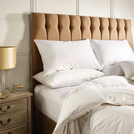 Snuggledown Scandinavian Hollowfibre 10.5 Tog All Year Round Duvet with 2 Pillows