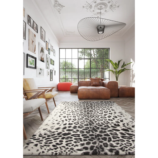 Leopard Skin Cream/Black Rug