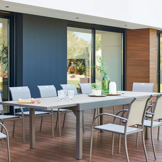 Saugus Extendable Dining Table