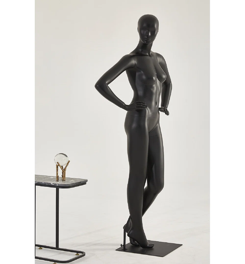 Alesha Statue