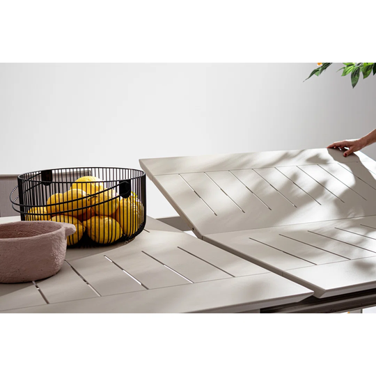 Elizandra Konnor Rastin Extendable Dining Table