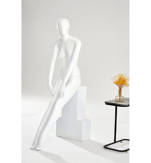 Altonette Mannequin Statue