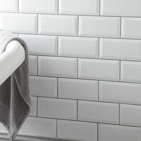 Metro White Ceramic Tile Sample - White - Amiata
