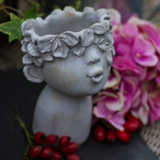 Planting bust