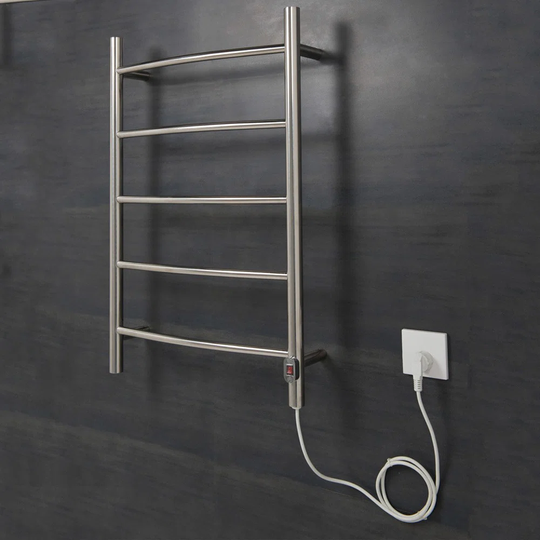 Ailt Vertical Curved Towel Rail