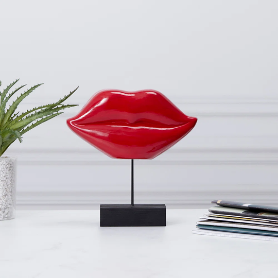 Fast forward Mouth Sculpture