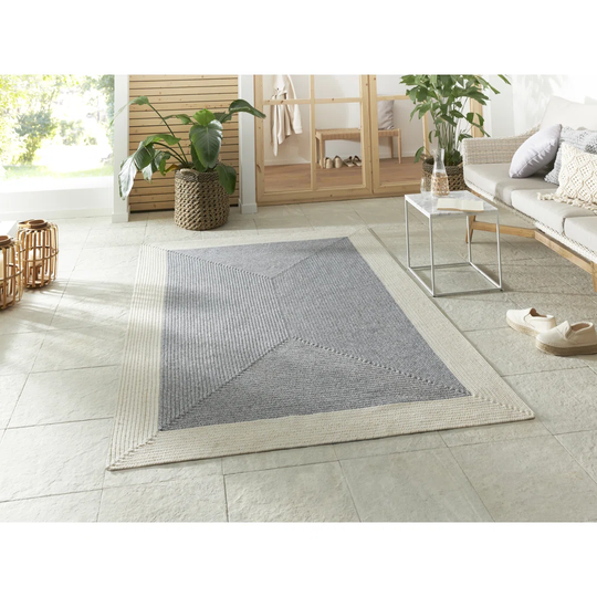 Kamdyn Machine Woven Grey/Cream Indoor/Outdoor Rug