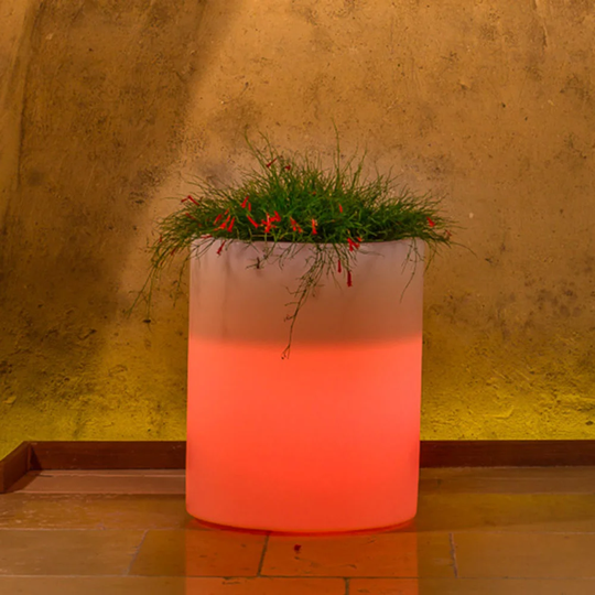 Castano Plastic Plant Pot