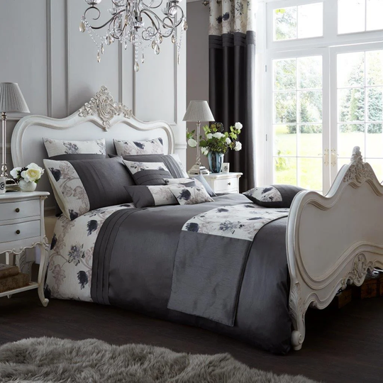 Avaline Duvet Cover Set