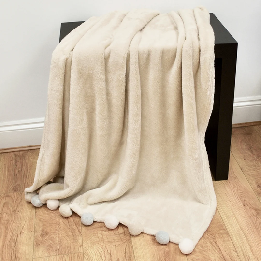 Kiana Pom Pom Throw