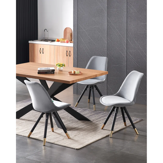 Guadelupe 4 - Person Dining Set
