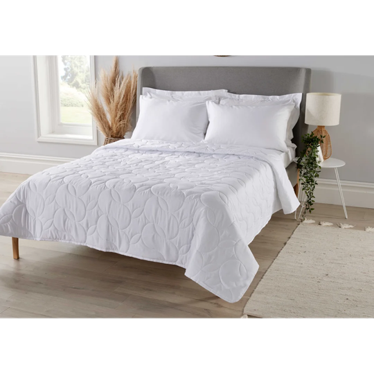 Lightweight 100% Hollowfibre 2.5 Tog Duvet