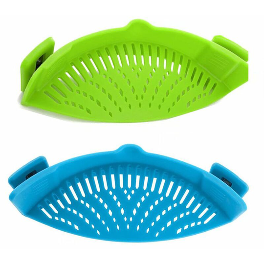 Silicone colander with 2 folding funnels - Connect the coach to the pot to drain green food.
