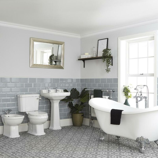Richmond - White Traditional Double Ended Freestanding Slipper Bath, Ceramic Close Coupled Toilet wc, Bidet and Full Pedestal Bathroom Basin Sink