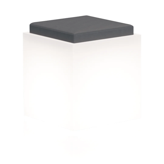 Castleman Plastic Plant Pot