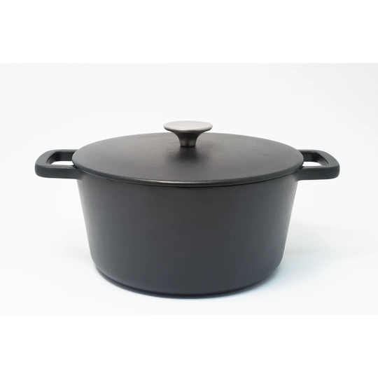 Montmarte Cast Iron Round Casserole Dish with Lid