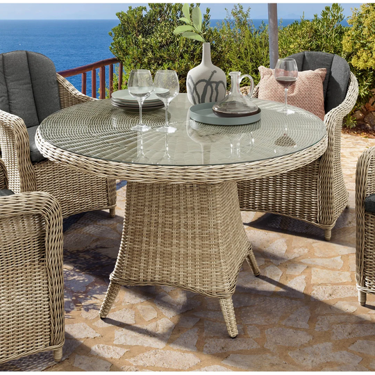Gutha Dining Table