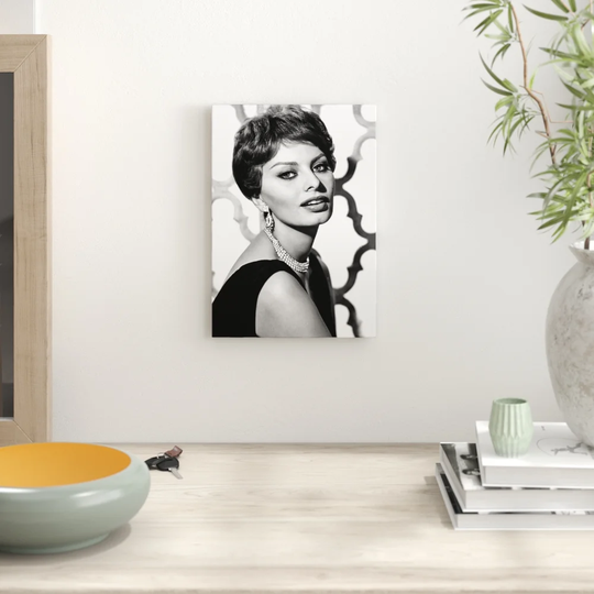 'Sophia Loren' Graphic Art