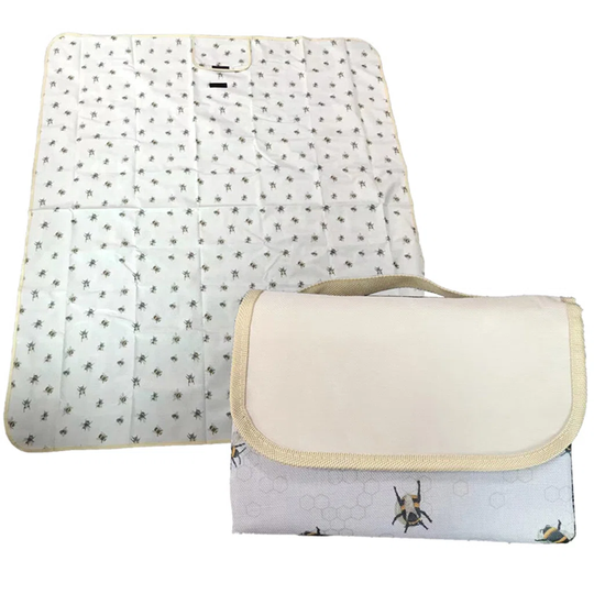 Bee With Bag Picnic Blanket