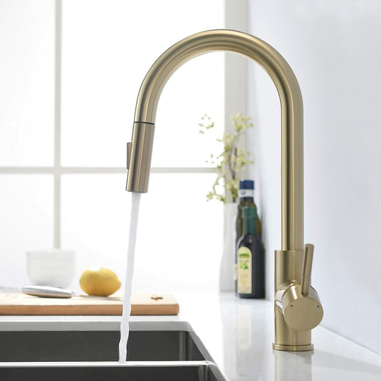 Brushed Gold Kitchen Faucet with Pull Out Spray 360 ° Swivel Kitchen Faucet for Kitchen Sink Mixer Tap