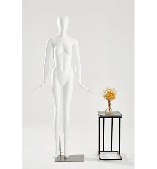 Altje Mannequin Statue