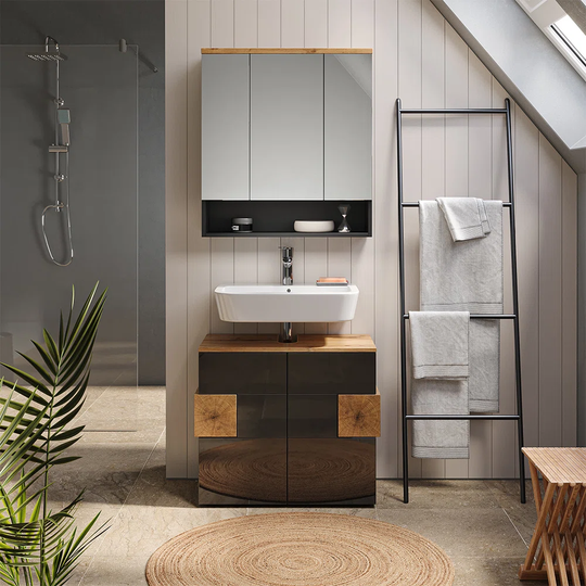45Cm W x 77.5Cm H x 106Cm D Solid Wood Wall Mounted Bathroom Cabinet