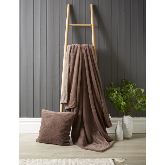 Samiyah Throw