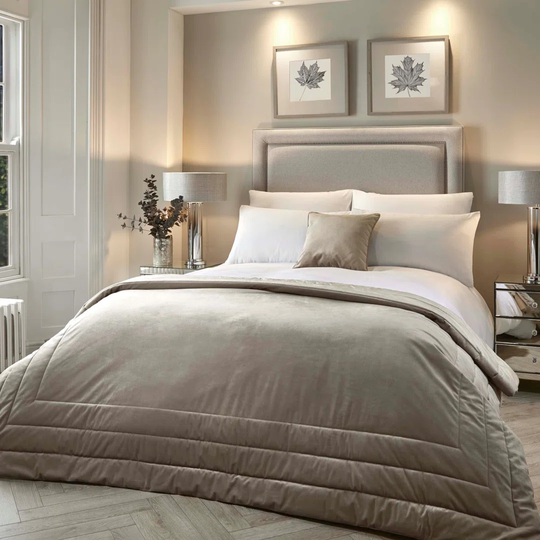 Apria Bedspread