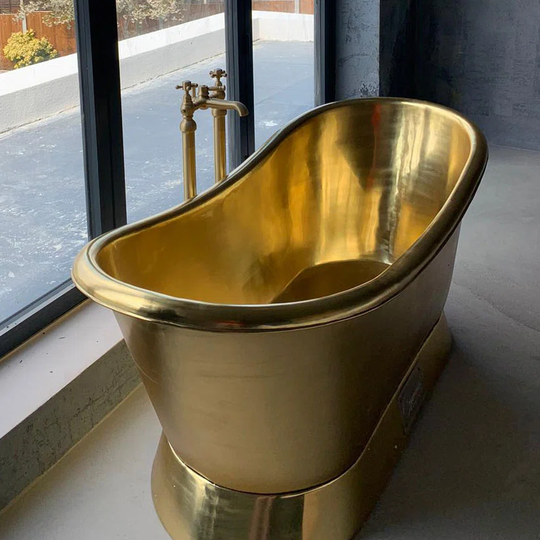 16800 mm x 7250 mm Freestanding Bathtub