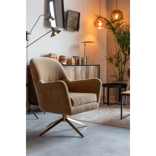 Robusto Swivel Armchair