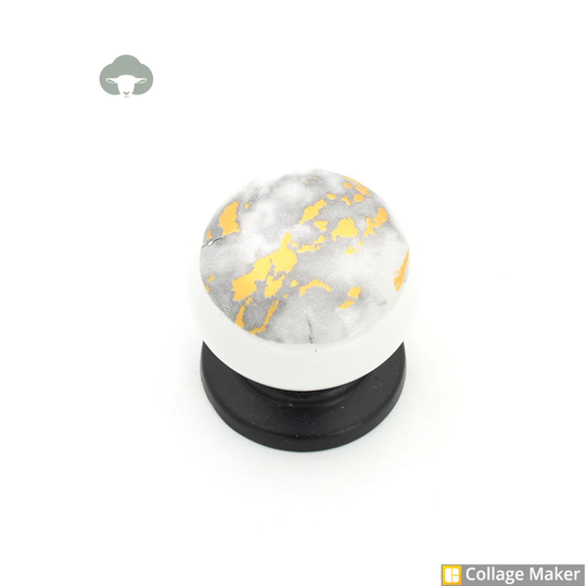 Buckthorn 33mm Diameter Round Knob